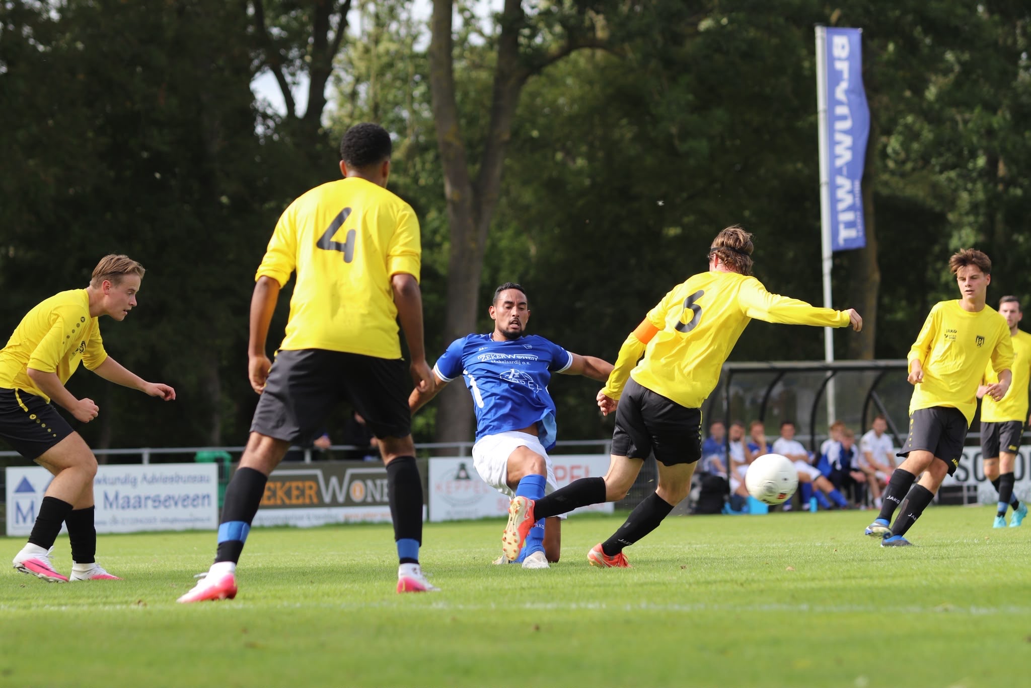 Blauw-Wit 1 is door in de beker!