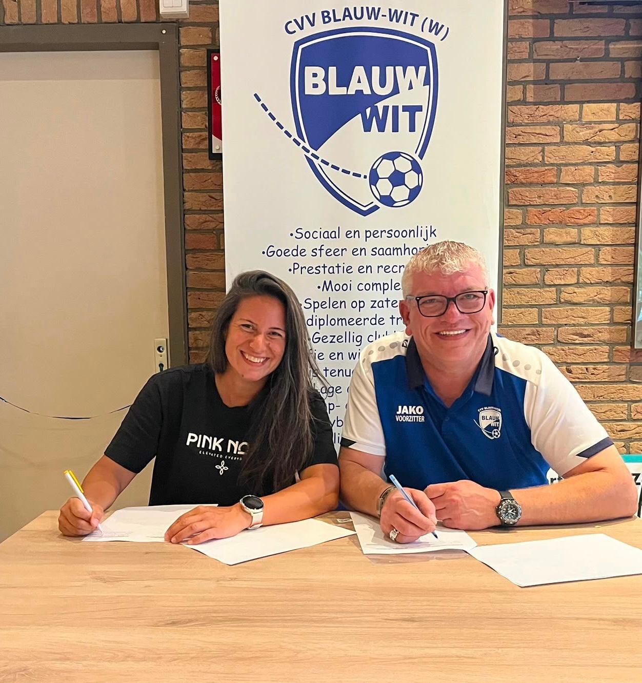 Jessica van Dijk neemt het trainerschap van Blauw-Wit VR1 over van Ab ten Broek