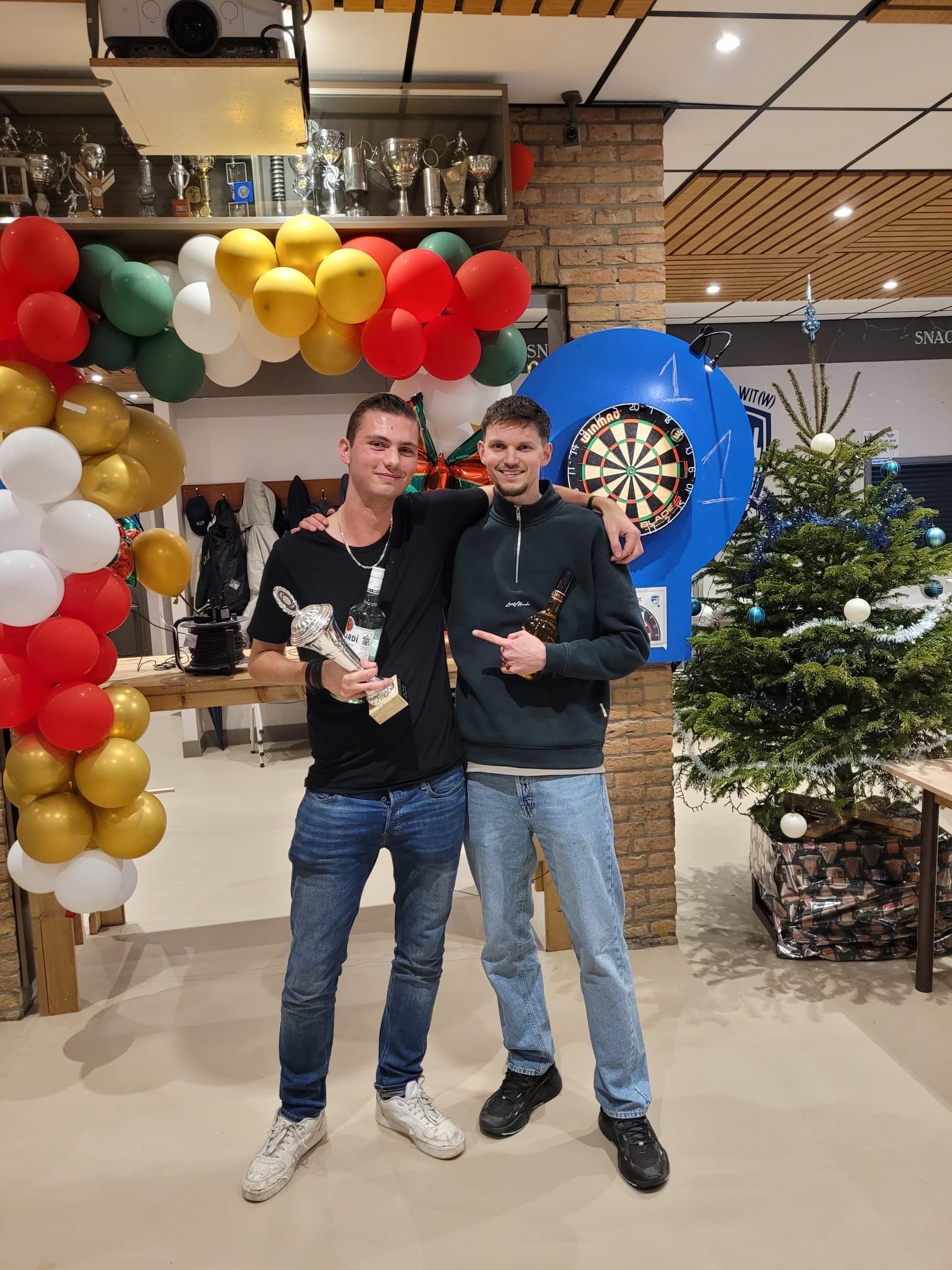 Geslaagd Oliebollen darttoernooi