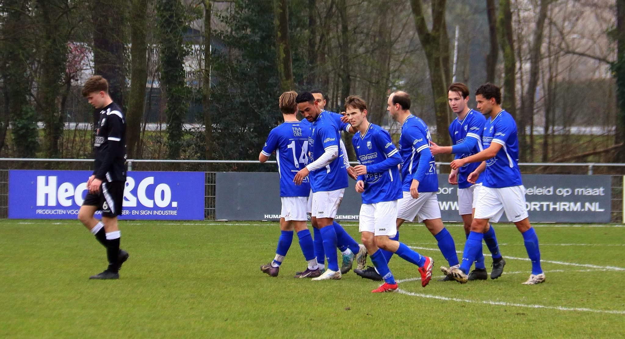 Galavoorstelling van 45 minuten meer dan genoeg voor Blauw-Wit-zege op Marken