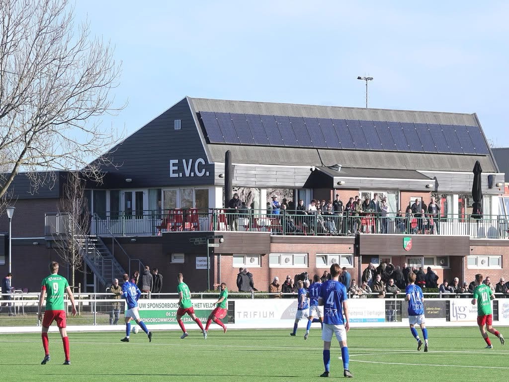 Blauw-Wit loopt in Edams mes – nederlaag tegen EVC